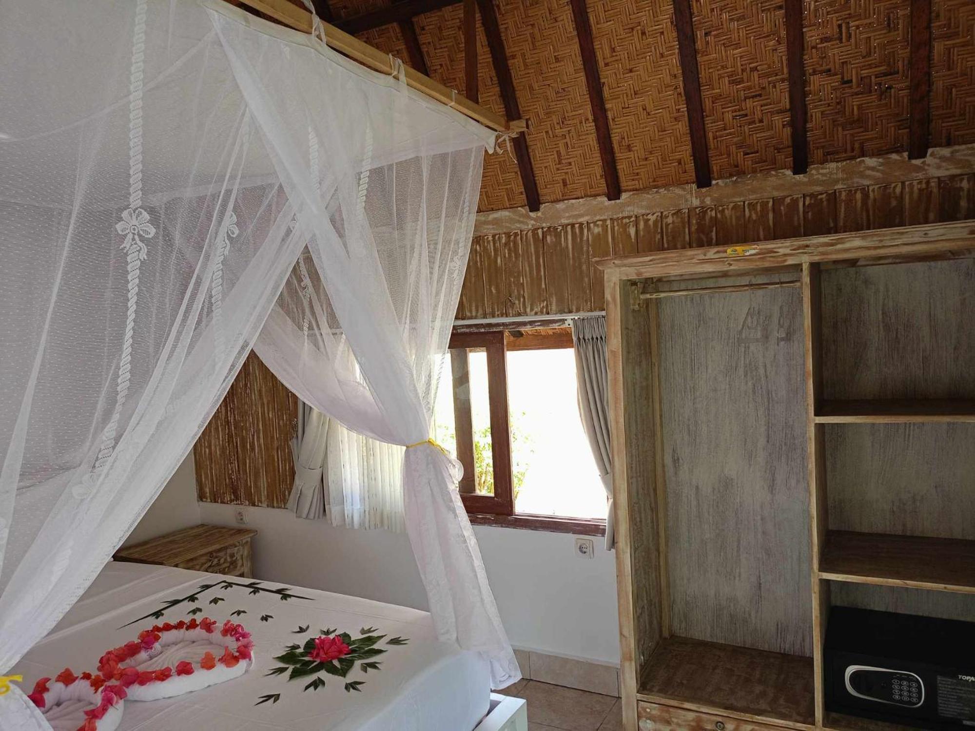 Bintang Tiga Bungalows Gili Air Ngoại thất bức ảnh