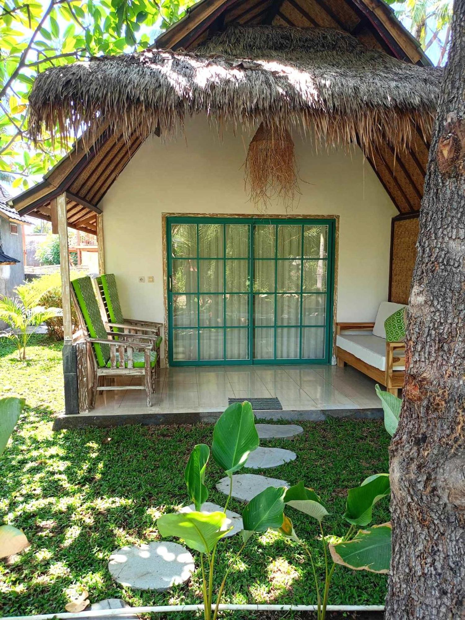 Bintang Tiga Bungalows Gili Air Ngoại thất bức ảnh