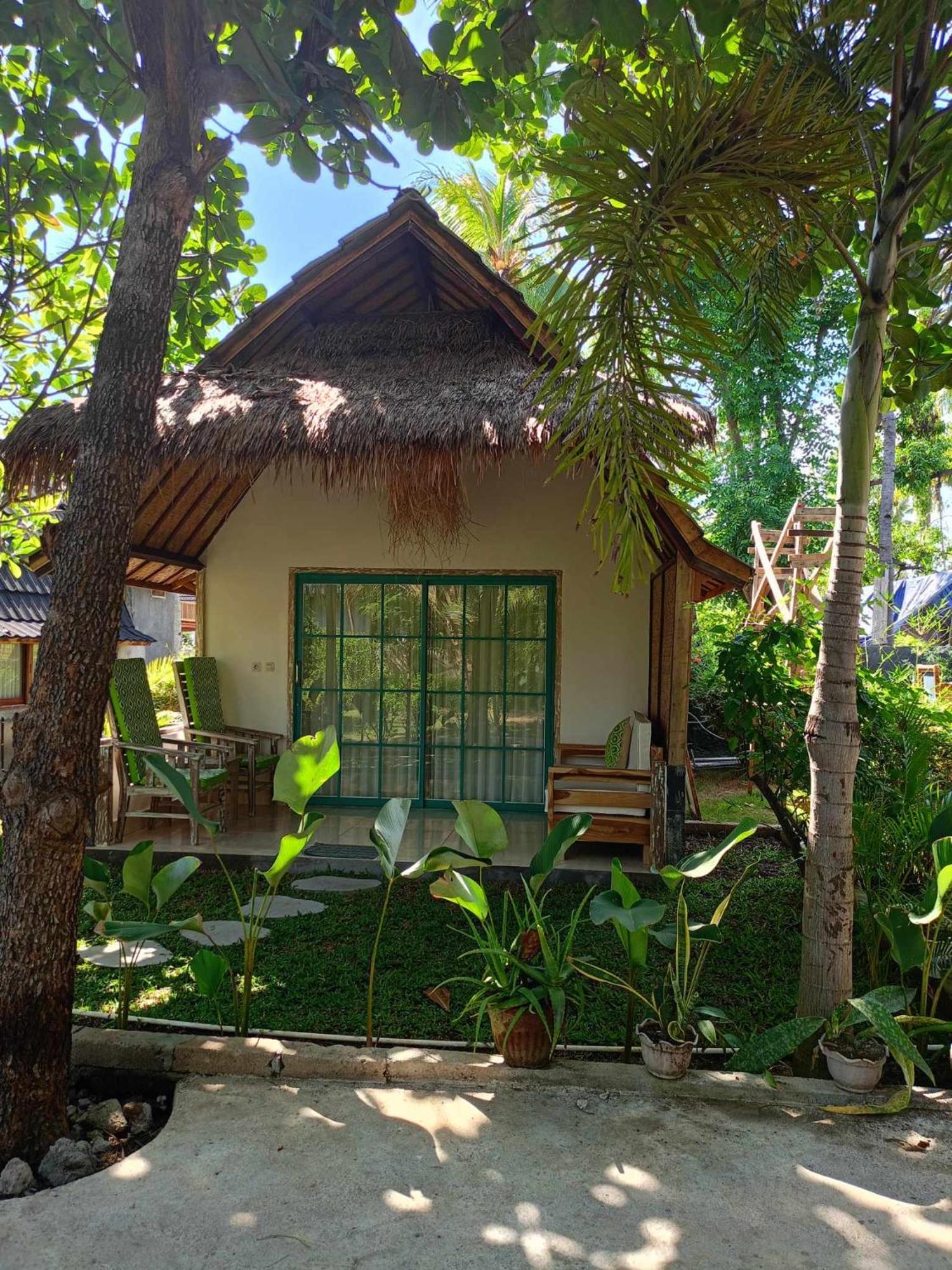 Bintang Tiga Bungalows Gili Air Ngoại thất bức ảnh