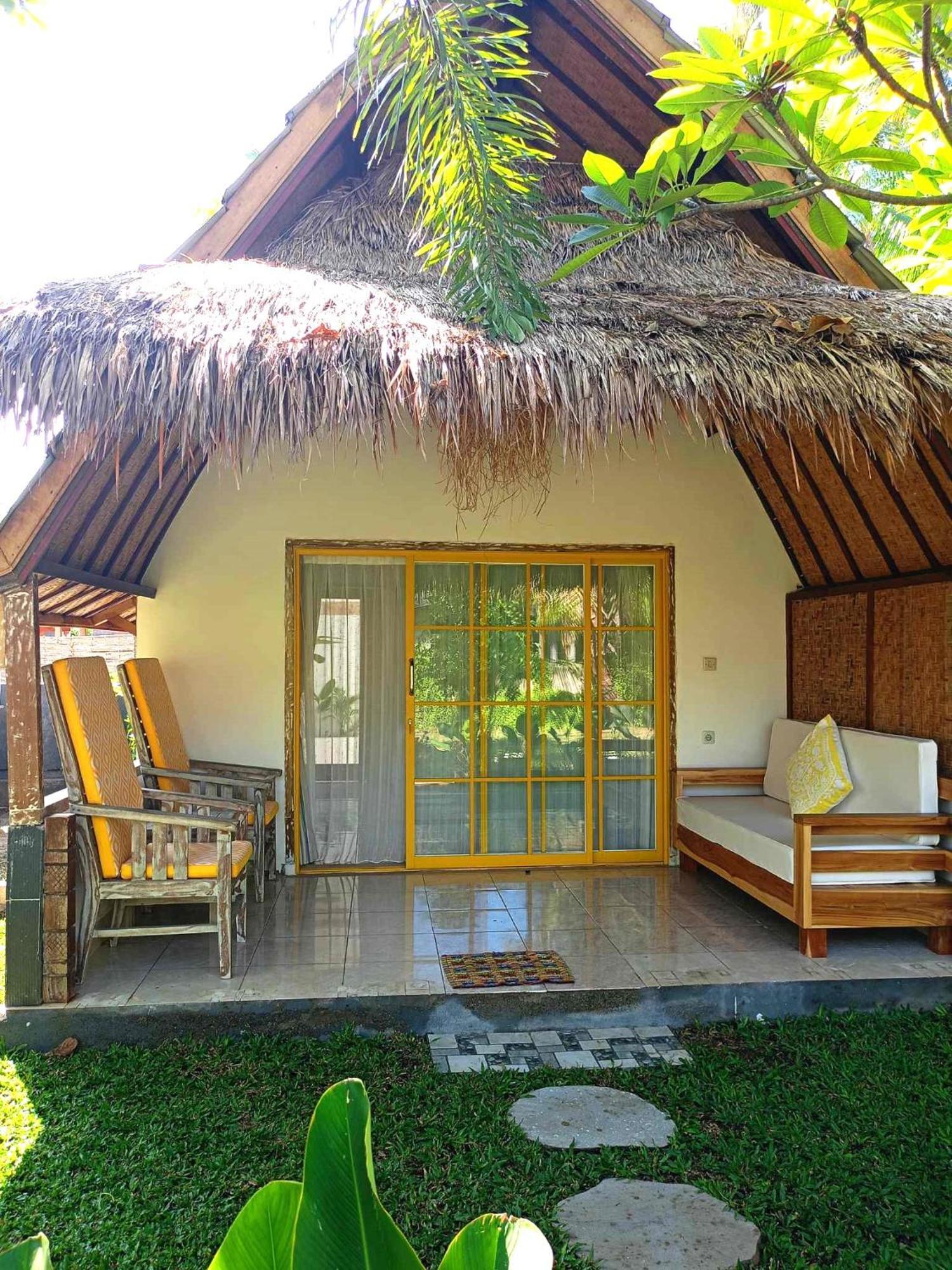 Bintang Tiga Bungalows Gili Air Ngoại thất bức ảnh