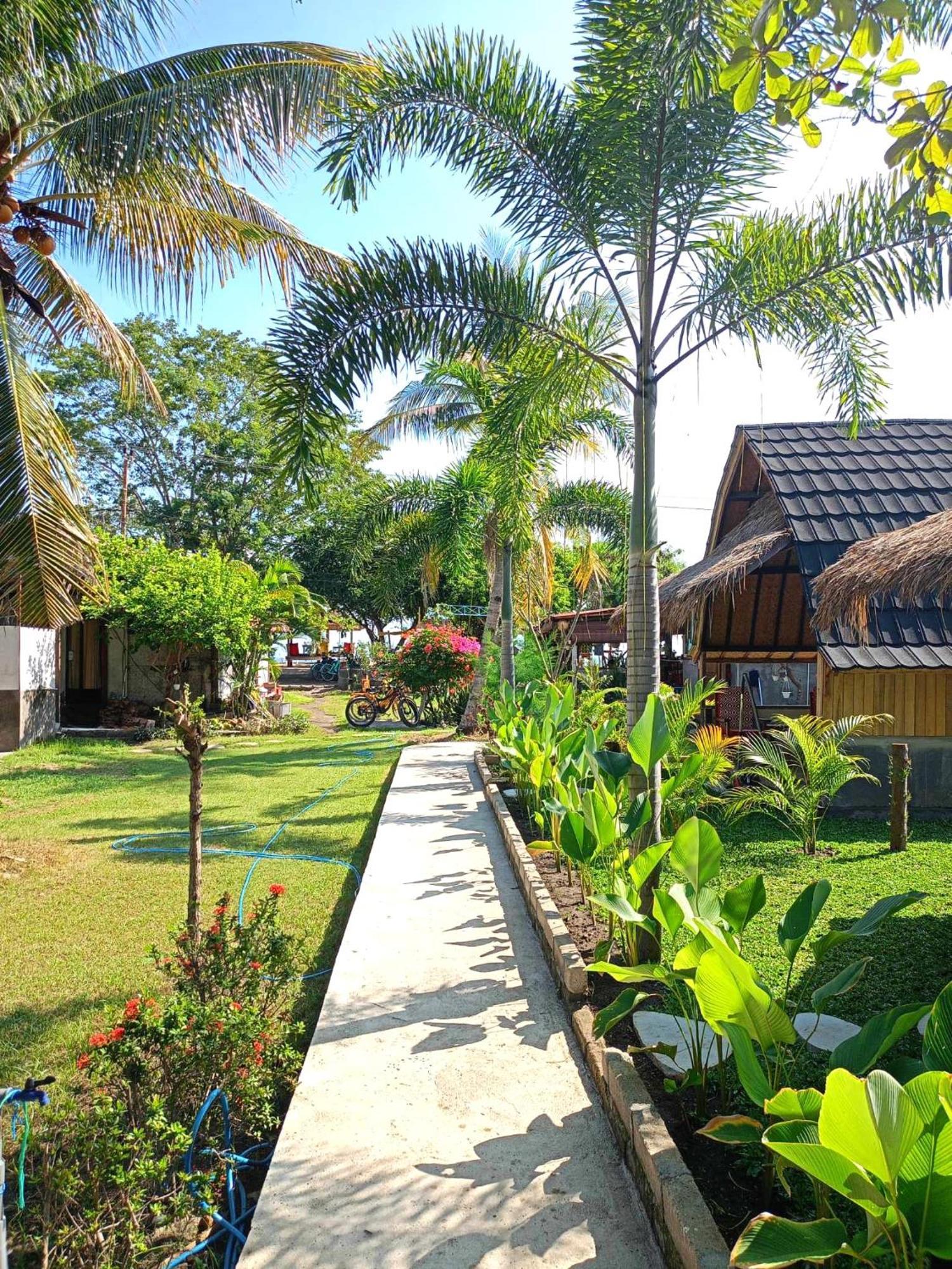 Bintang Tiga Bungalows Gili Air Ngoại thất bức ảnh