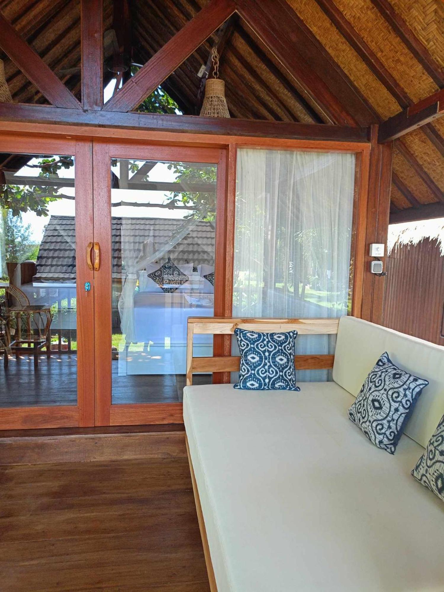 Bintang Tiga Bungalows Gili Air Ngoại thất bức ảnh