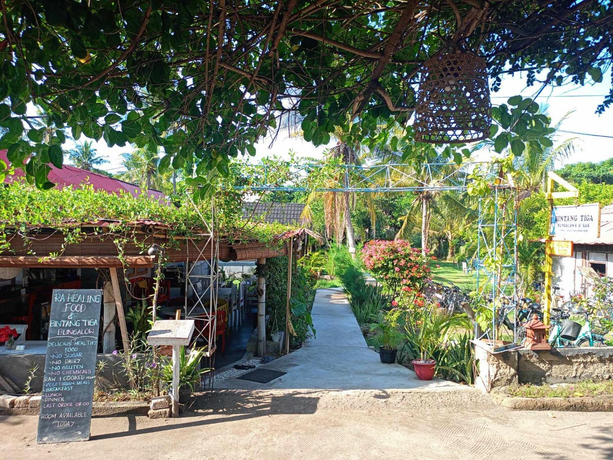 Bintang Tiga Bungalows Gili Air Ngoại thất bức ảnh